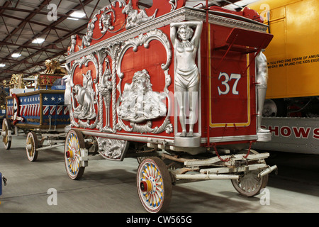 Vieux wagons au cirque Circus World Museum. Banque D'Images