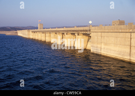 Table Rock Lake Dam dans les monts Ozark, MO Banque D'Images