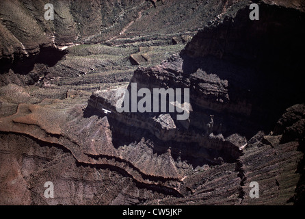 Le Grand Canyon est un canyon aux flancs abrupts sculptés par le fleuve Colorado aux États-Unis dans l'état de l'Arizona. Banque D'Images