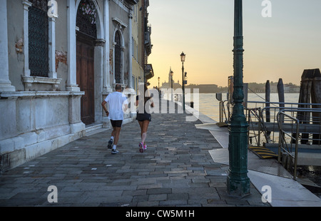 Tôt le matin à Dorsoduro, Venise Banque D'Images