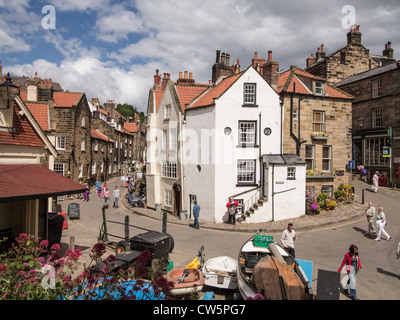 Robin Hoods Bay Yorkshire UK Le Dock dans la région de la baie inférieure Banque D'Images