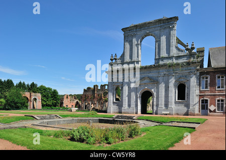 Ruines de l'abbaye Aulne, un monastère cistercien à Thuin, Hainaut, Belgique Banque D'Images