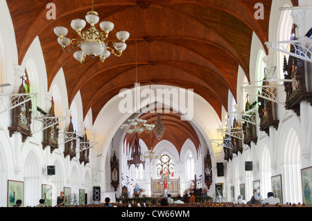 À l'intérieur de San Thome (St Thomas) basilique à Madras (Inde) Chenai Banque D'Images