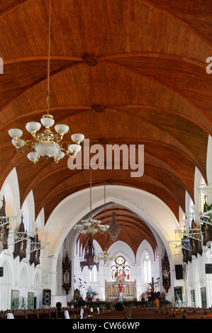 À l'intérieur de San Thome (St Thomas) basilique à Madras (Inde) Chenai Banque D'Images