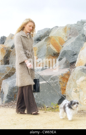 Manteau femme avec chien et Banque D'Images