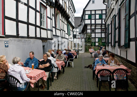 Restaurant dans la vieille ville historique de Hattingen, Allemagne, Rhénanie du Nord-Westphalie, Ruhr, Hattingen Banque D'Images