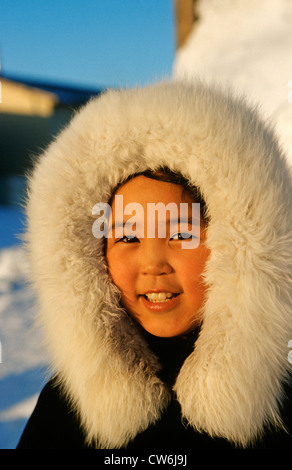 Garçon inuit de Nuiqsut, Alaska, USA Banque D'Images