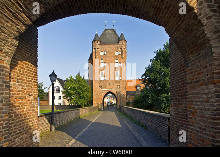 Klever Tor Klever, gate, vue sur porte intérieure à partir de la porte extérieure, l'Allemagne, en Rhénanie du Nord-Westphalie, Ruhr, Xanten Banque D'Images