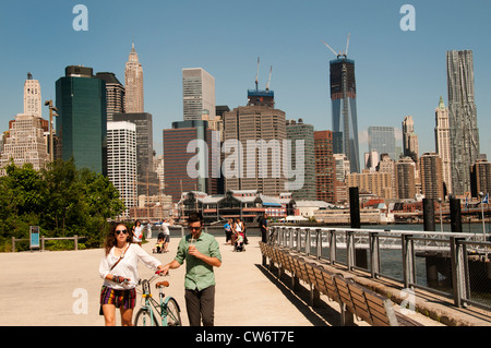 Sky Line New York Ville Manhattan Freedom Tower ou Tour One World Trade Center Beekman Tower Pier 17 Banque D'Images