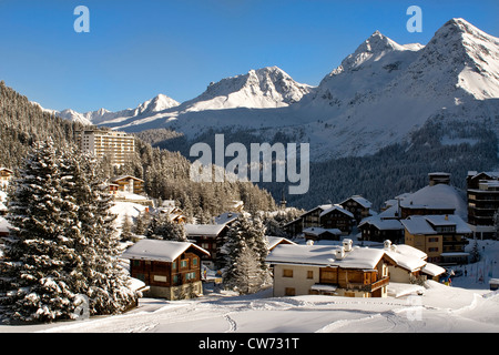 Petit village de montagne d'une station de ski d'Arosa en Suisse , Suisse, Arosa Banque D'Images