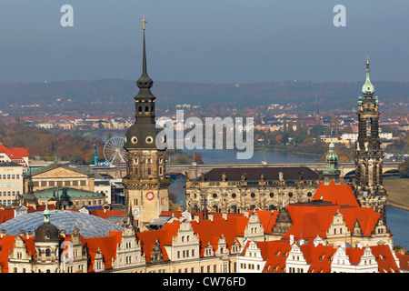 Vue de la tour du château de Dresde avec Hausmann, Hofkirche et la Saxe, Dresde, Allemagne Banque D'Images