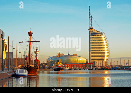 Atlantic Hotel Sail City avec centre de conférence, l'ALLEMAGNE, Basse-Saxe, Rhénanie-Palatinat Banque D'Images