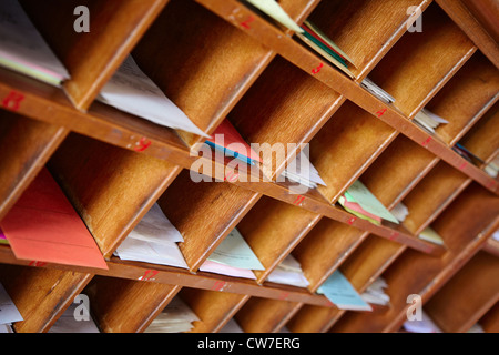 Planche en bois pour une divination bouddhiste dans le temple Banque D'Images