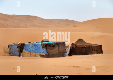 Tente berbère dans le désert, Maroc, Sahara, l'Erg Chebbi, Merzouga Banque D'Images