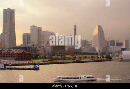 Skyline Yokohama vu de la mer, le Japon, Yokohama Banque D'Images