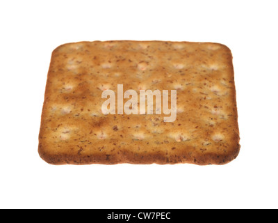 Craquelins multigrains savoureux biscuits ou consomme habituellement avec une sélection de fromages isolé sur un fond blanc avec aucun peuple Banque D'Images