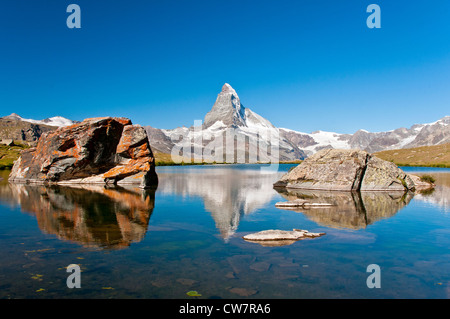 Lac Stellisee avec Cervin reflète dans l'arrière-plan, Zermatt, Valais ou Valais, Suisse Banque D'Images