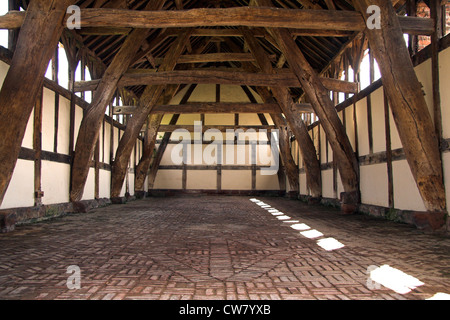 La Grange Cruck, Arley Hall and Gardens, Cheshire, Royaume-Uni Banque D'Images