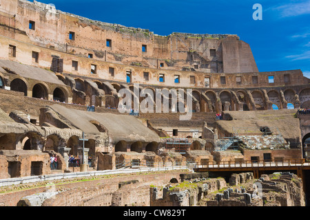 Intérieur du Colisée, Rome, Italie Banque D'Images