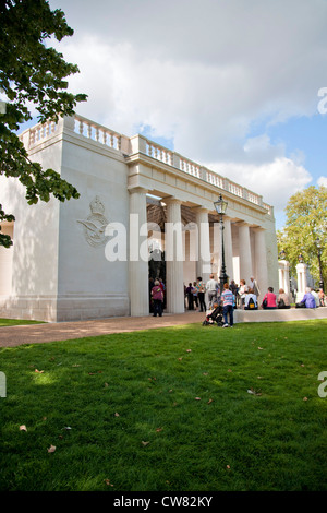 La Royal Air Force Bomber Command Memorial, Green Park, Londres, Angleterre, Royaume-Uni Banque D'Images