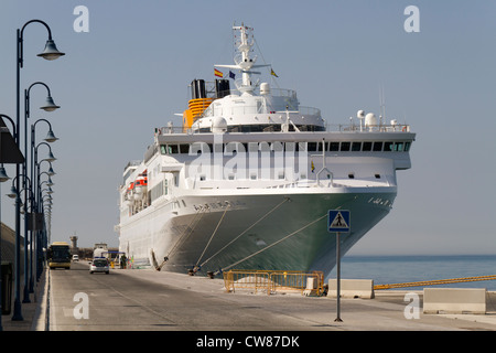 Les grands navires de croisière dans le port de Malaga Espagne Banque D'Images