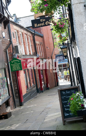 La pagaille dans le centre-ville de Chesterfield, Derbyshire, Angleterre, Royaume-Uni Banque D'Images