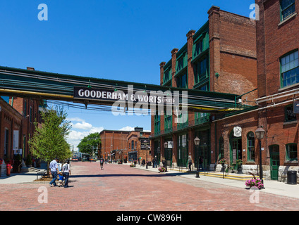 Vue vers le bas Trinity Street dans le Distillery District, Toronto, Ontario, Canada Banque D'Images