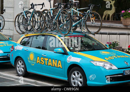 Pontresina, Suisse. Tour de l'équipe suisse de véhicules. Banque D'Images