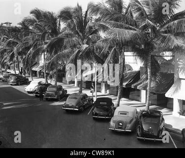 Vue de Worth Avenue, Palm Beach, en Floride, la principale rue commerçante de janvier, 1941 Banque D'Images