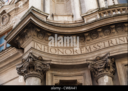 Détail de l'extérieur de la San Carlo alle Quattro Fontane église dans le » Quirinal de Rome, Italie. Banque D'Images