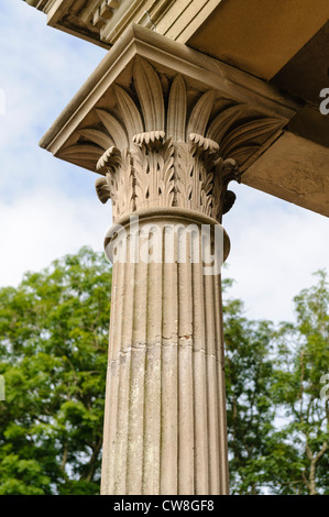 Haut d'un pilier corinthien Banque D'Images