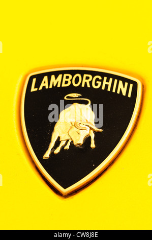 Badge sur une Lamborghini Murceilago jaune Banque D'Images