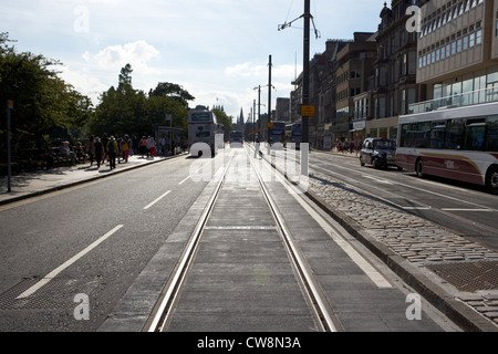 Terminé les rails de tramway sur Princes street edinburgh scotland uk united kingdom Banque D'Images