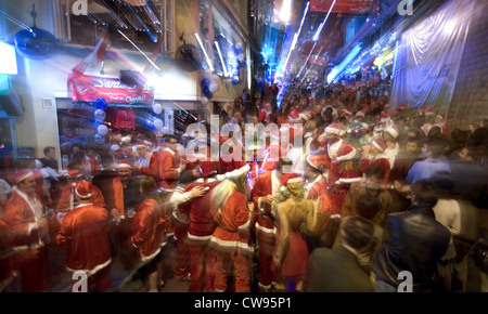 Hong Kong, les gens célèbrent dans Lan Kwai Fong Banque D'Images