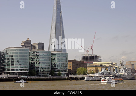 Le Shard et Tamise Londres Angleterre Banque D'Images