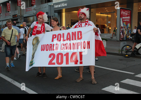 Pologne fans banner 'Pologne monde chapmion 2014'. Finale. Kiev, Ukraine, d'Europe de Football 2012 Banque D'Images