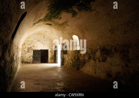 L'esclave de sexe masculin dans donjon Château de Saint Georges (le château d'Elmina), Elmina, Ghana Banque D'Images