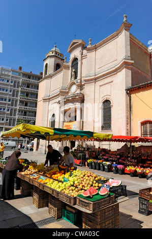 Farmers Market Afficher Open Air Toulon France French Riviera Méditerranée Europe Harbour Banque D'Images