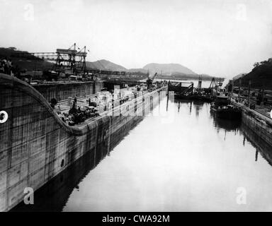 Le canal de Panama, vers 1913. Avec la permission de : Archives CSU/Everett Collection Banque D'Images