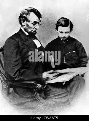 Le président Abraham Lincoln et son fils William Wallace Lincoln, au début des années 1860.. Avec la permission de la CSU : Archives / Everett Collection Banque D'Images