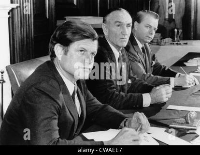 De gauche, les sénateurs Edward Kennedy, (Massachusetts), Mike Mansfield, (Montana), Robert Byrd, (Virginie occidentale), Washington, Banque D'Images