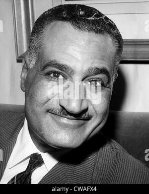 Le président de la République Arabe Unie Gamal Abdel Nasser (exposition Modern Chairs 1918-1970), vers 1966. Avec la permission de : Archives CSU/Everett Collection Banque D'Images