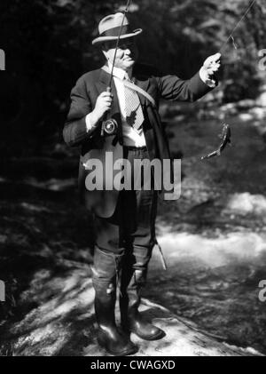 L'ancien président Herbert Hoover, pêche à la truite dans le ruisseau sur l'ancien secrétaire Laurent Richey's estate près de Catoctin Banque D'Images