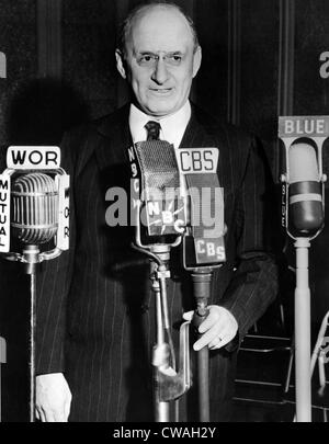 Henry Morgenthau Jr., (Secrétaire au Trésor) lors de la quatrième campagne d'emprunts de guerre, New York, janvier 17,1944. Banque D'Images