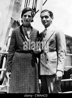 Irving Berlin et son épouse Isis Mackay à bord du SS Pan America des Bermudes à New York, 1932. Avec la permission de : CSU Banque D'Images