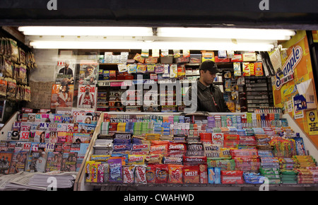 New York, regardez un kiosque Banque D'Images