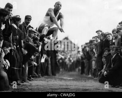 Jesse Owens (1913-1980), athlète américain et lauréat de quatre médailles d'or dans le 1936 Jeux Olympiques d'été. Circa 1930. Avec la permission de : Banque D'Images