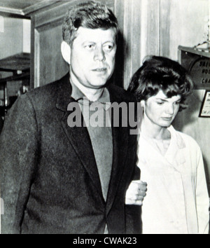 Président et Jacqueline Kennedy, 1961.. Avec la permission de la CSU : Archives / Everett Collection Banque D'Images