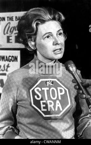 Phyllis Schlafly, ca. 1977. Avec la permission de la CSU : Archives / Everett Collection Banque D'Images