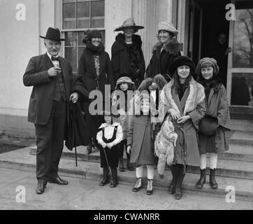Albert B. Fall (1861-1944), le président Harding est corrompu Secrétaire de l'intérieur avec sa famille au moment de son Banque D'Images